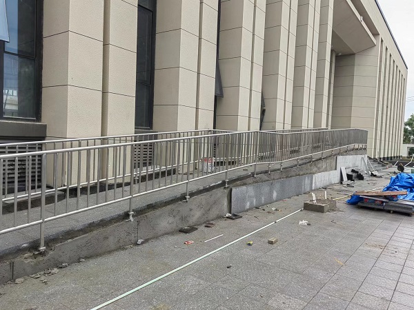 不锈钢护栏工程案例——潮州大厦