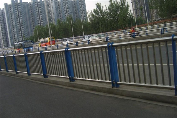 不锈钢道路护栏